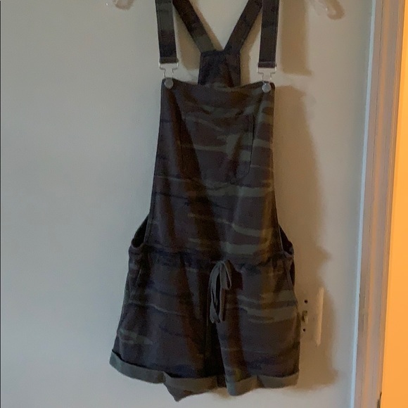 Z Supply Pants & Jumpsuits Z Supply Short Camo Overall Size Small